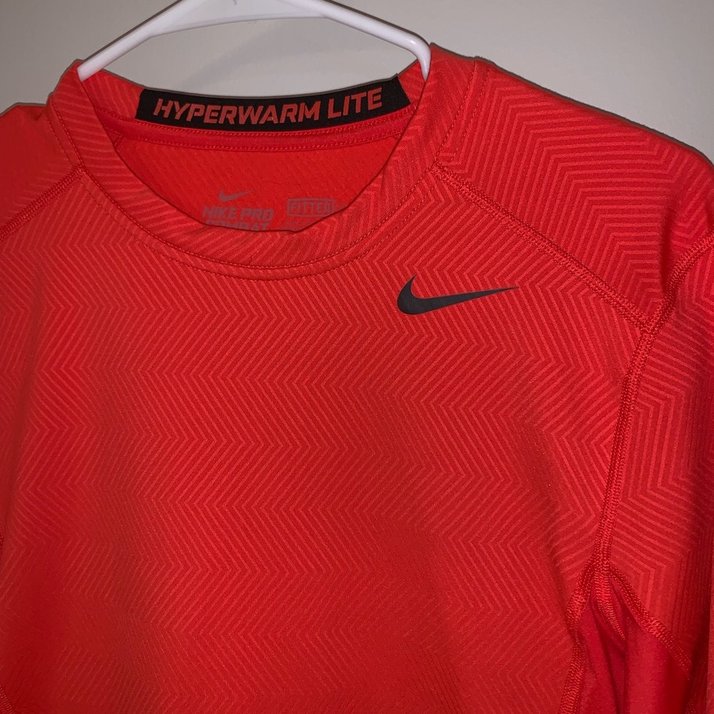 LONG SLEEVE NIKE PRO COMBAT FITTED PULLOVER